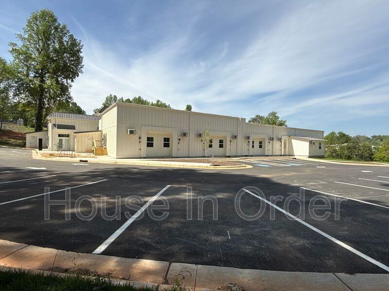 198 Cowan St #103 - Photo 7 of 20