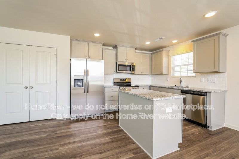 1610 Ebert Street - Photo 5 of 22