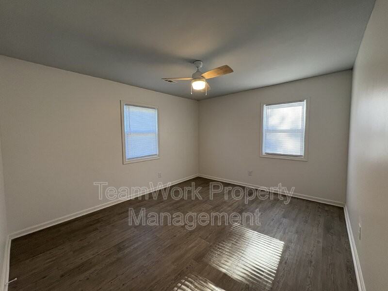 3119 Azalea Dr - Photo 3 of 8