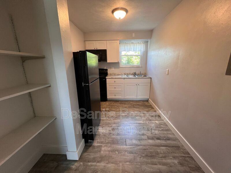 639 Russian St #2 - Photo 3 of 16