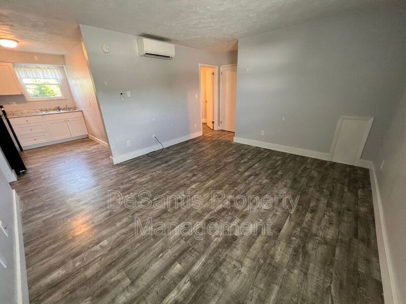 639 Russian St #2 - Photo 6 of 16