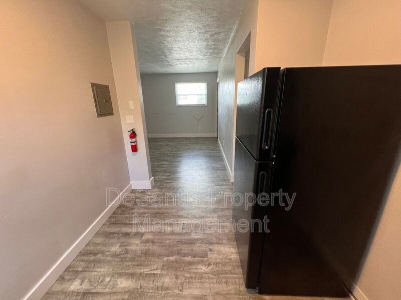 639 Russian St #9 - Photo 3 of 16