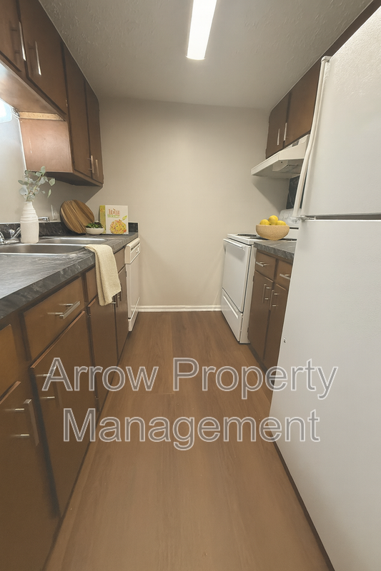 2338 Lynn Street - Photo 3 of 7