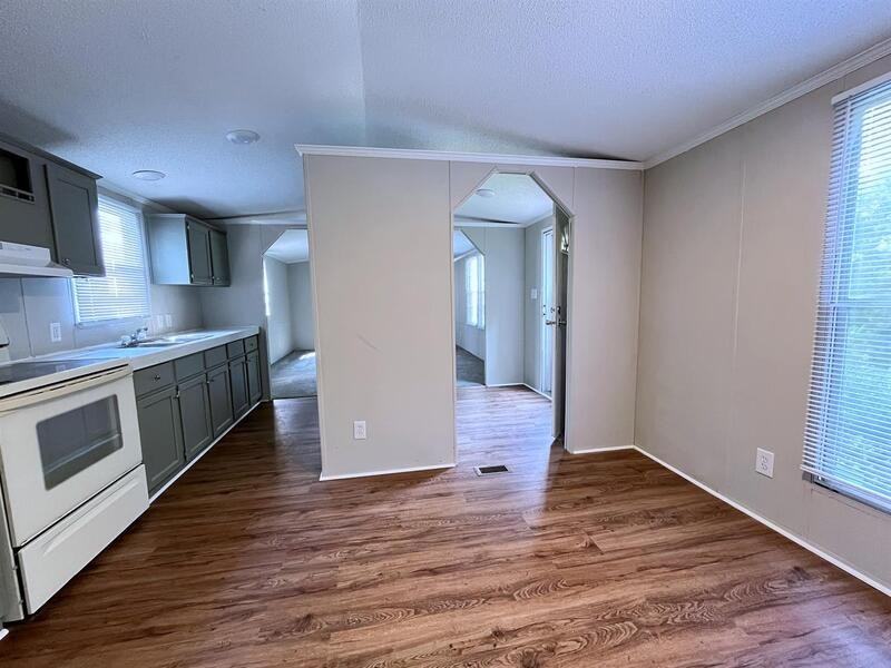 193 Sunshine Dr - Photo 3 of 17