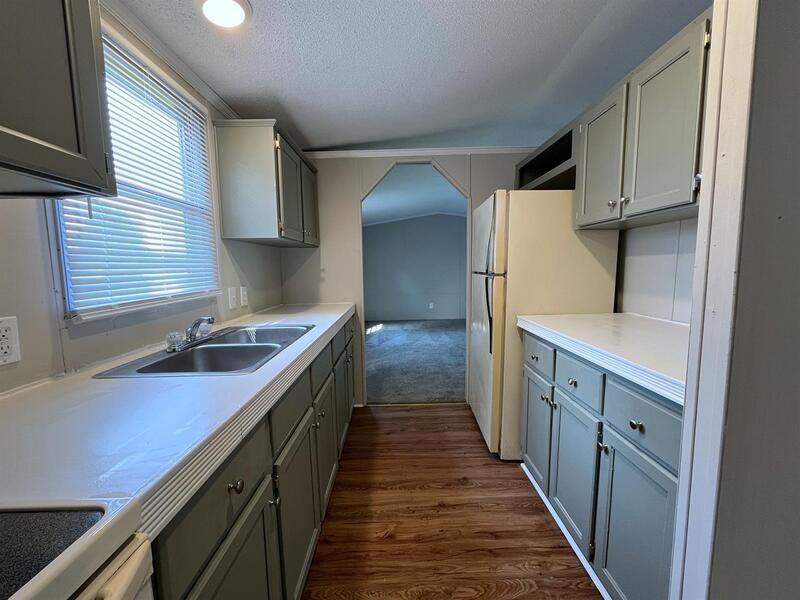 193 Sunshine Dr - Photo 4 of 17