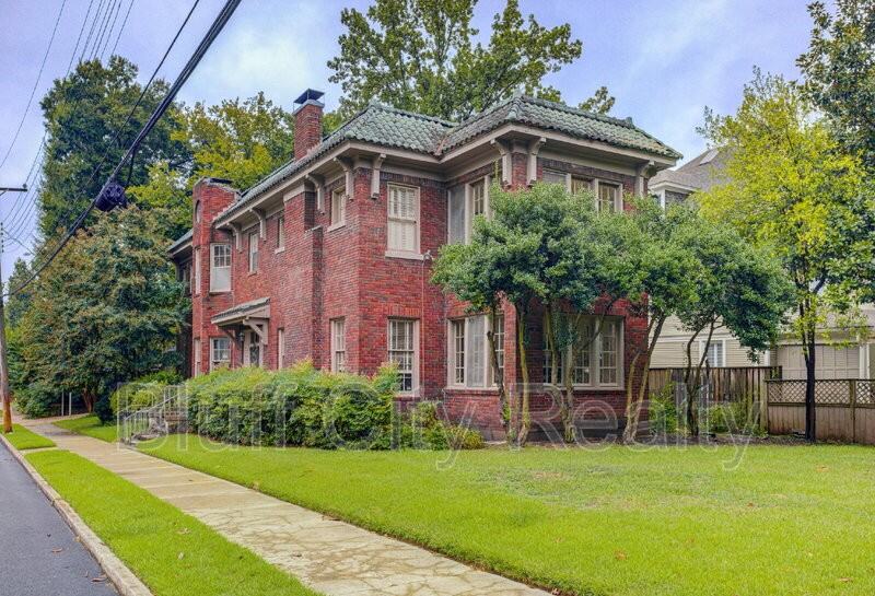 654 Anderson St - Photo 2 of 14