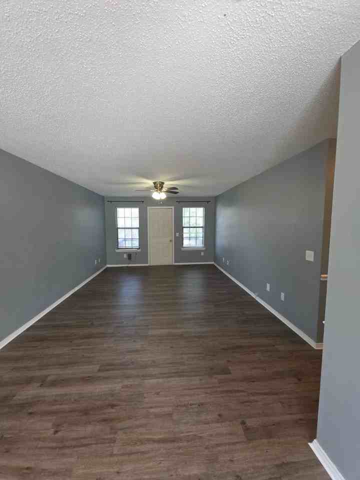 408 Austin Cir - Photo 2 of 23