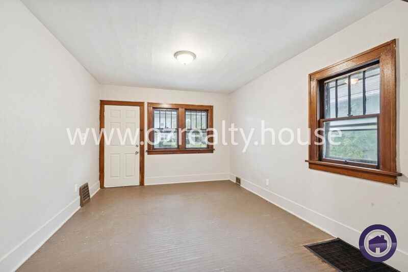 1749 Berdan Avenue - Photo 3 of 19