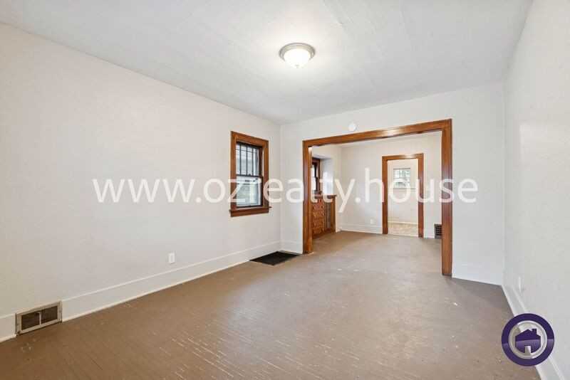 1749 Berdan Avenue - Photo 7 of 19