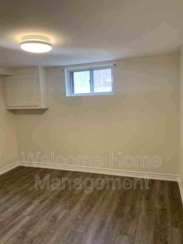 110 Elgin St - Photo 5 of 9