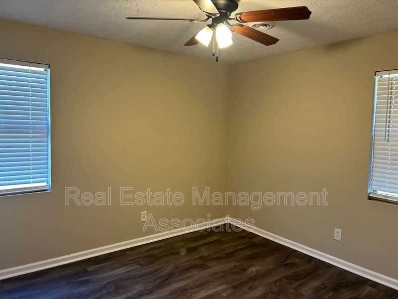 1045 Vineyard Road #A - Photo 5 of 6