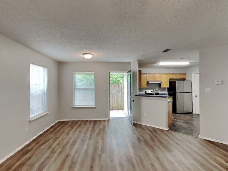 505 Guaymas Plaza - Photo 6 of 25