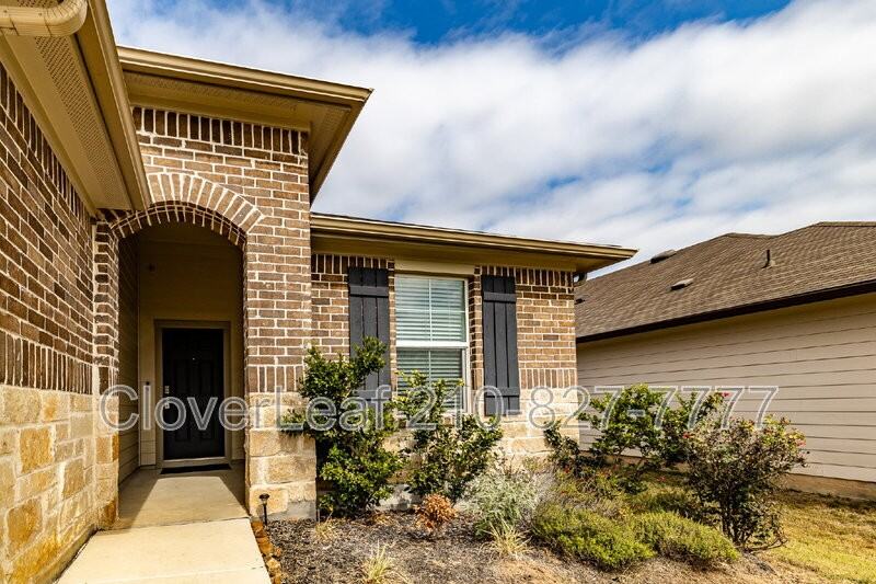 825 Gerardia Ct - Photo 4 of 30