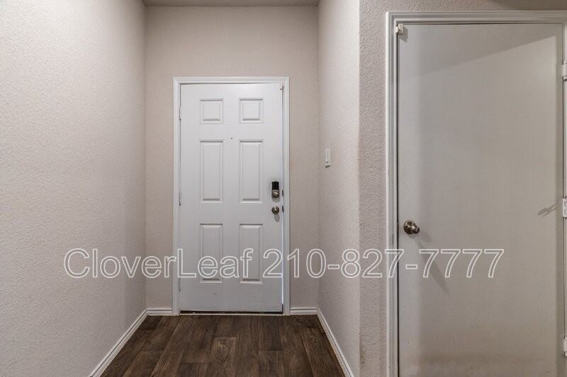 825 Gerardia Ct - Photo 5 of 30