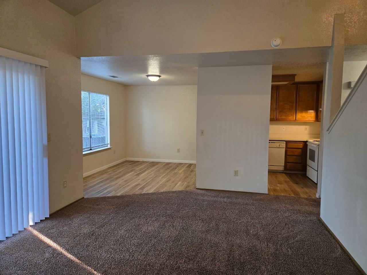 1923 Glen Ridge Dr - Photo 2 of 12