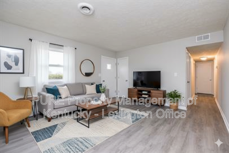 1512 Shelburn Ct - Photo 2 of 15