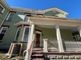 featured image of 337 Ross Ave #1