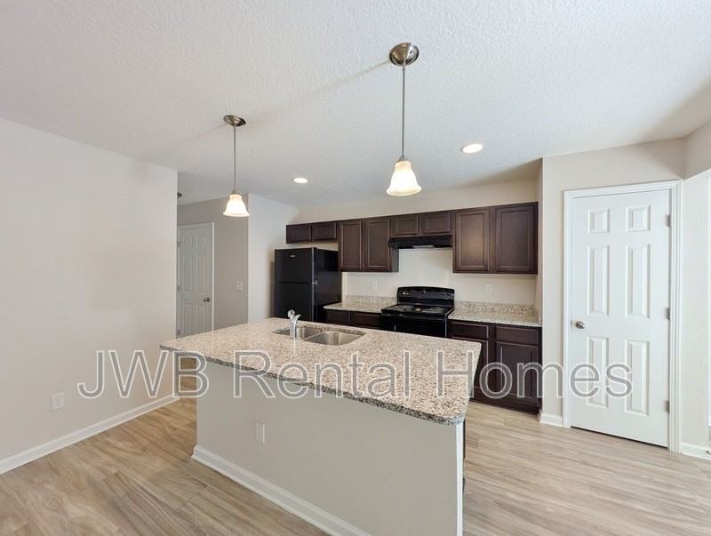 659 Melba Street - Photo 3 of 10