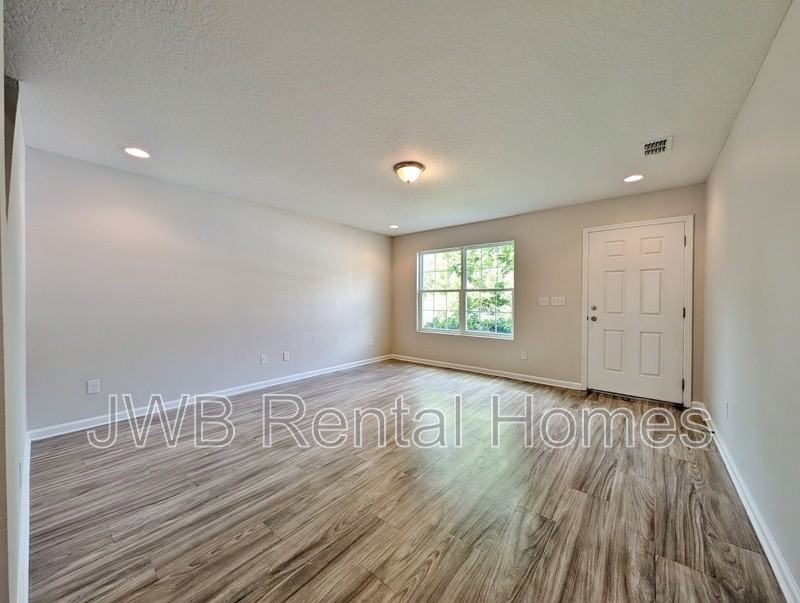 659 Melba Street - Photo 4 of 10