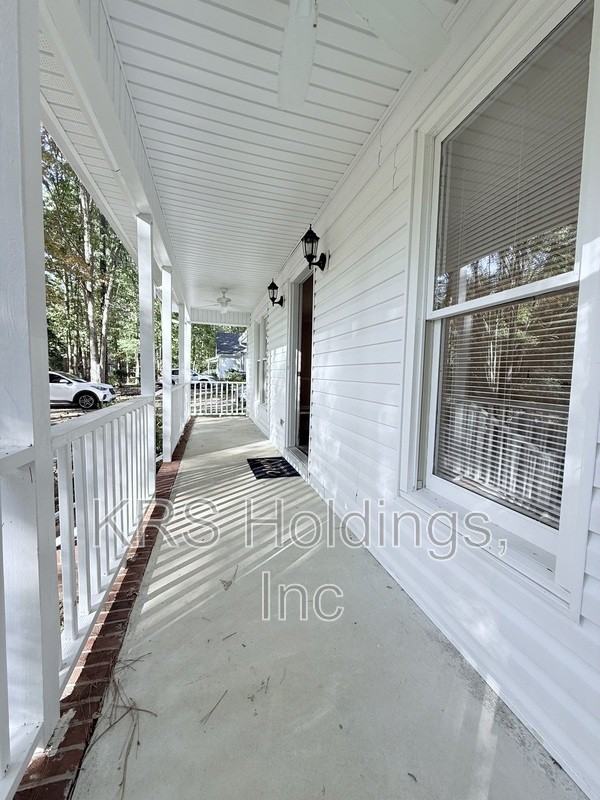 1118 Country Club Ln - Photo 2 of 19