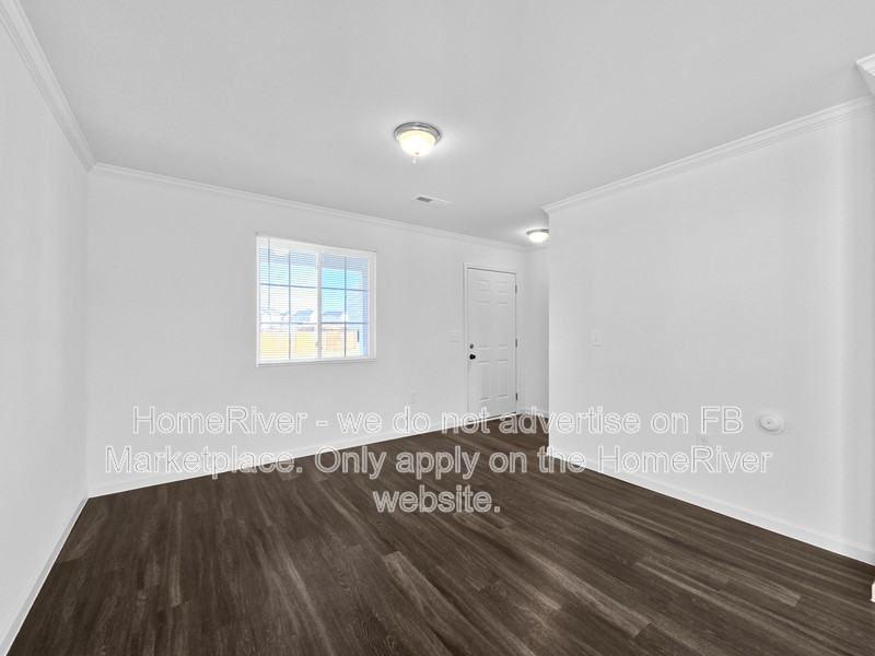 704 Brampton Dr - Photo 3 of 23