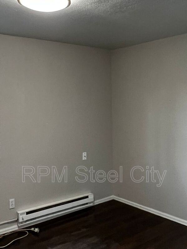 1719 Oakshire Ln #D - Photo 5 of 10