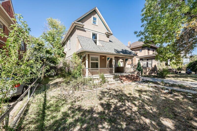 2125 N Grand Ave - Photo 2 of 37