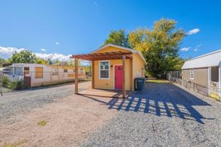 303 Mountain View St - Photo 1 of 1