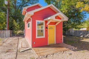 303 Mountain View St - Photo 1 of 1