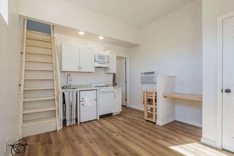 303 Mountain View Street - Photo 2 of 10