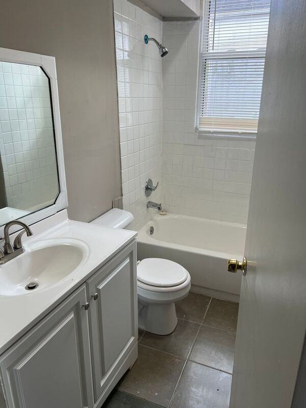3643 W 8th St #1 - Photo 7 of 10