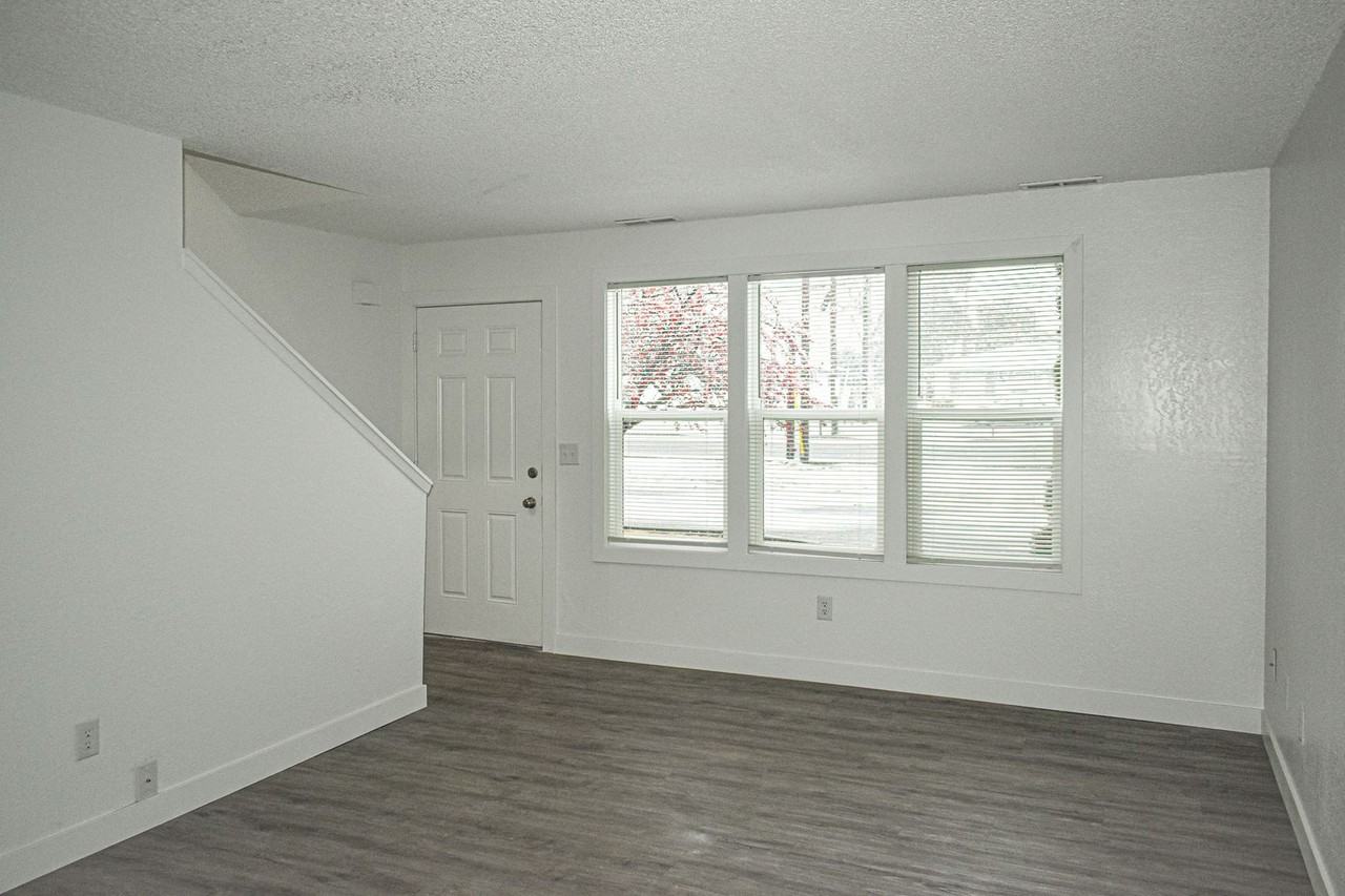 Tahoma Park Apartments - Photo 7 of 15