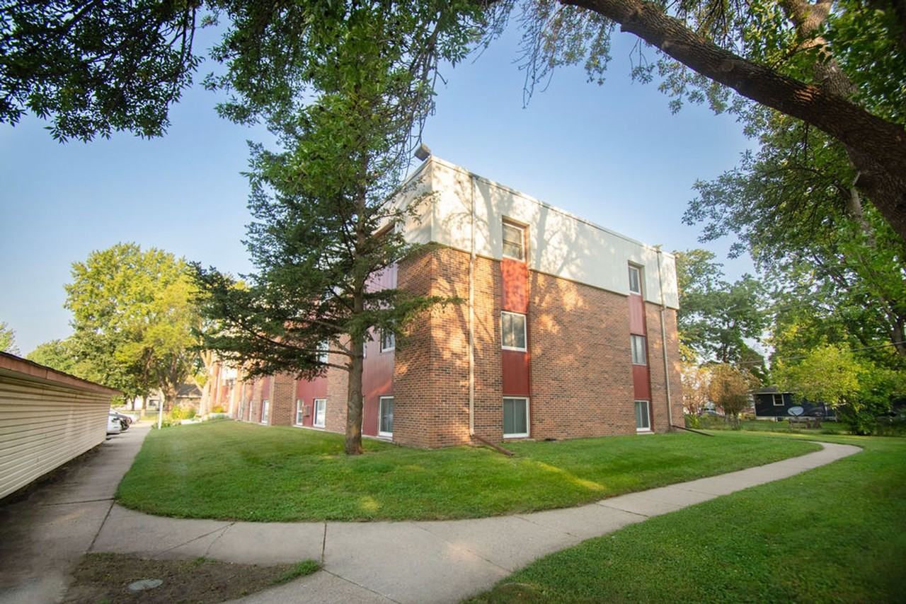 Eighth Street Apartments - Photo 6 of 9