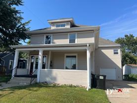 910 W 10th St - Photo 1 of 1