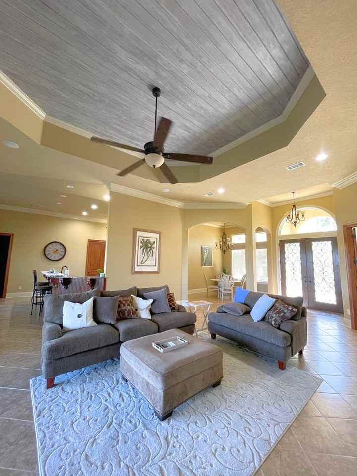 208 Serpentine Drive - Photo 5 of 50