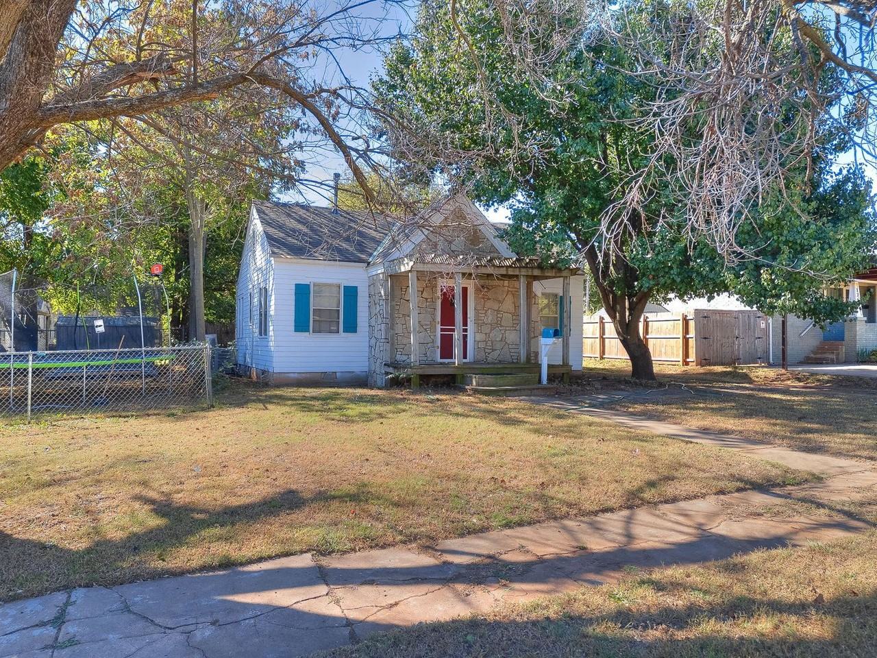 1708 Nw 40th St - Photo 2 of 16