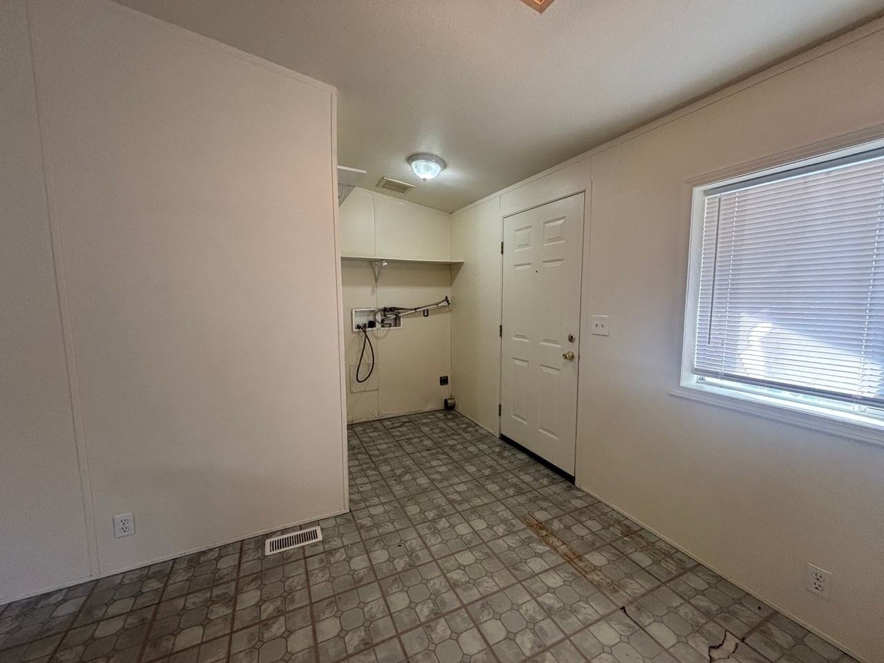 845 Barton Rd #79 - Photo 3 of 10