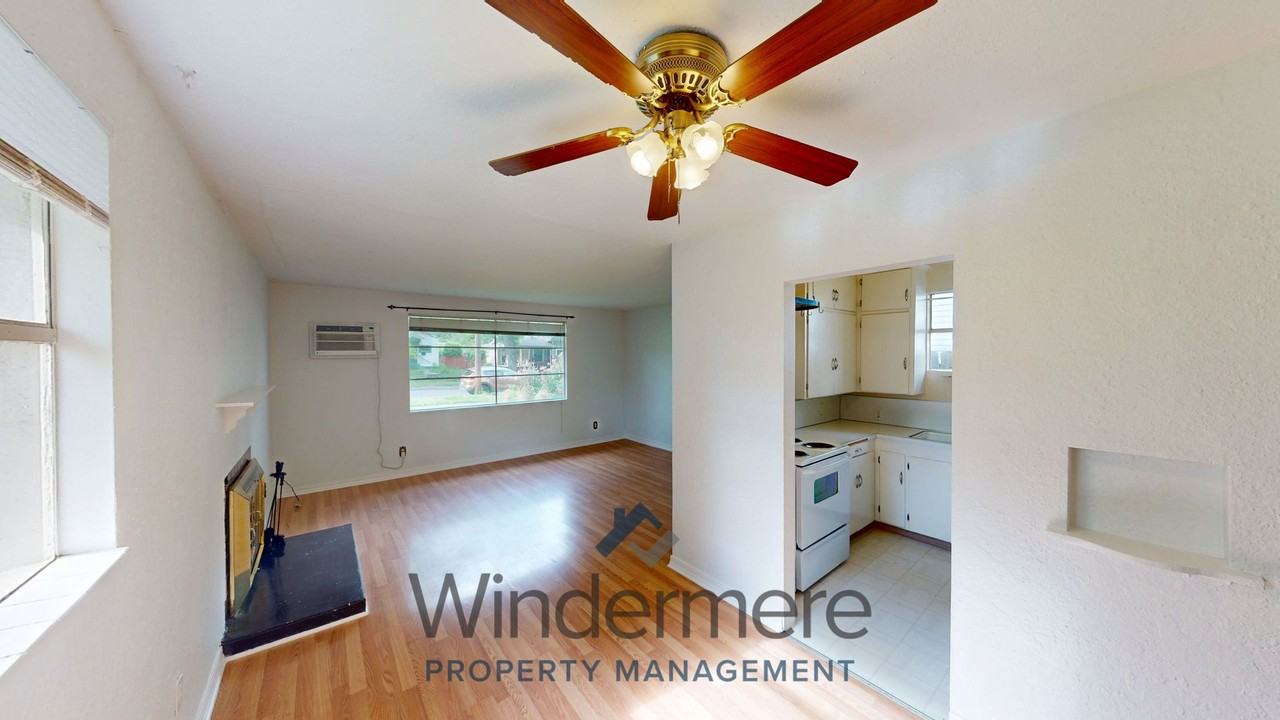 114 South Clinton Street - Photo 7 of 19