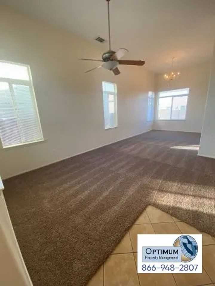 17600 Caprice Way - Photo 5 of 43