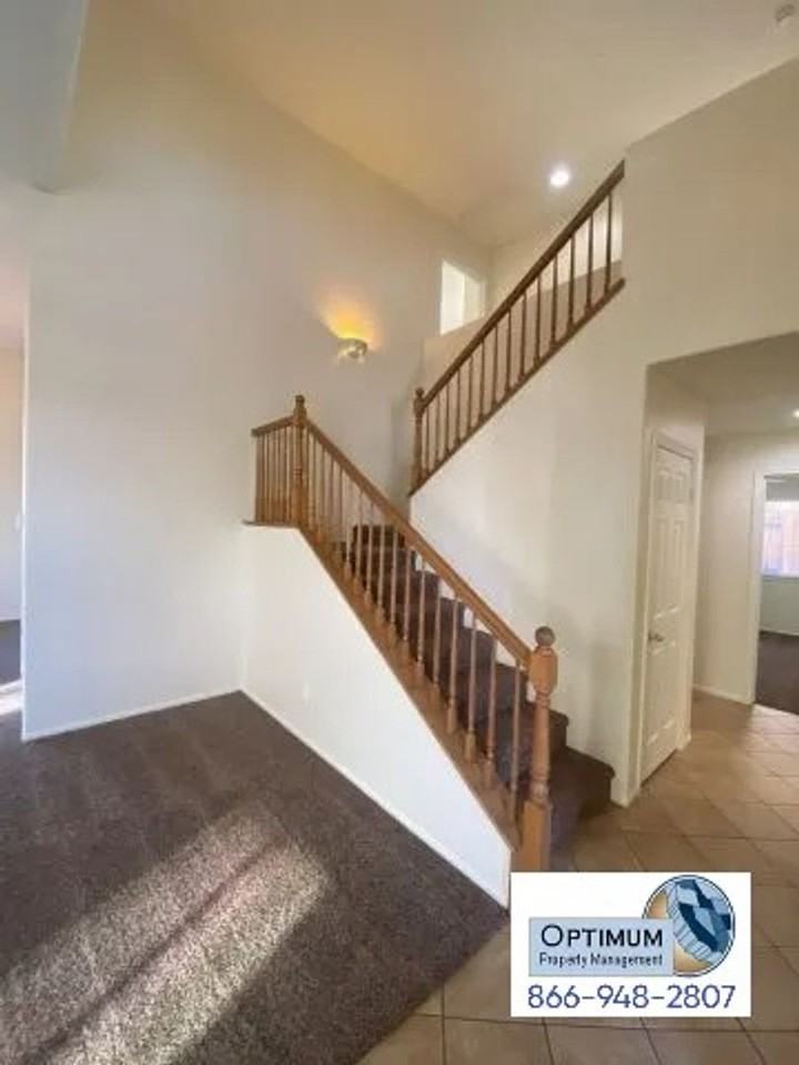 17600 Caprice Way - Photo 7 of 43