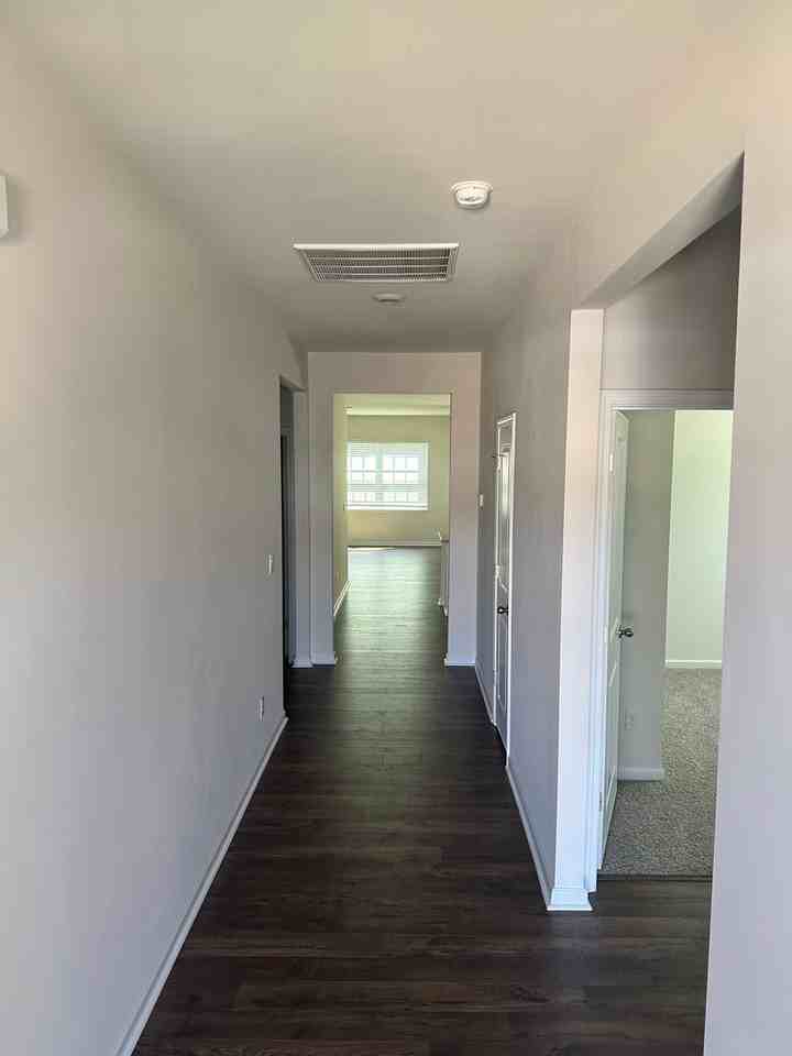 136 Scotsway Ct - Photo 2 of 23