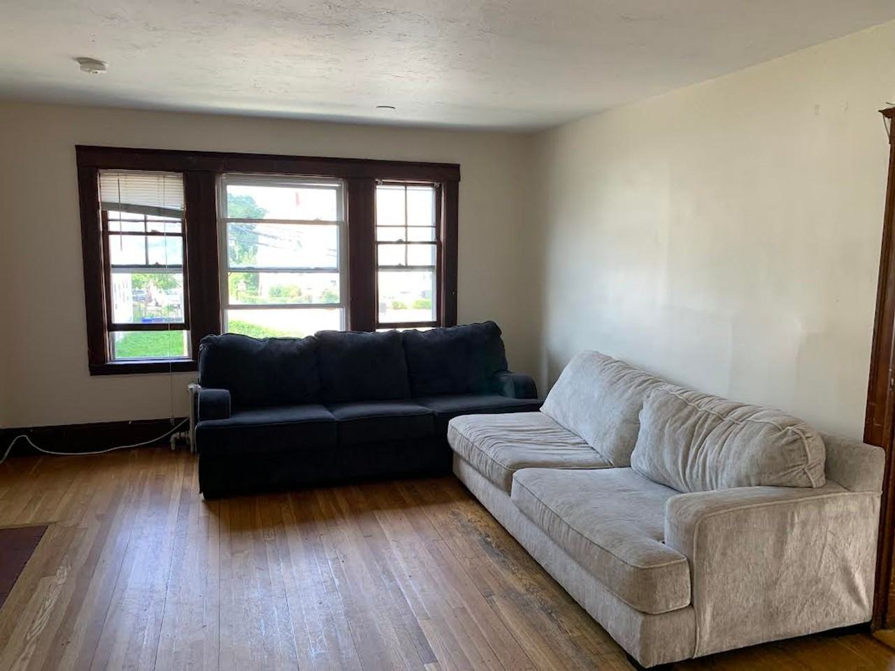 264 Foster St - Photo 5 of 11