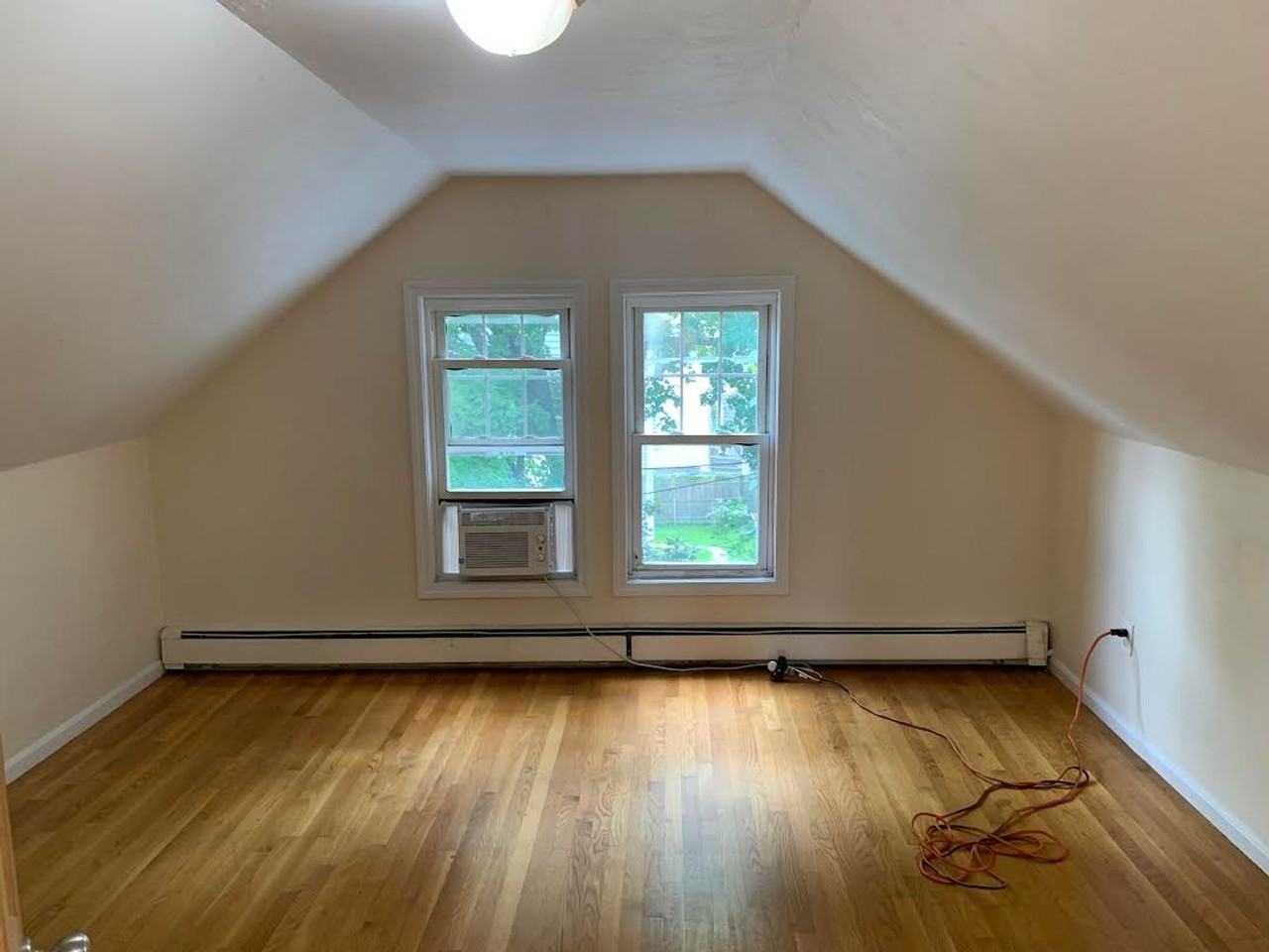 264 Foster St - Photo 6 of 11