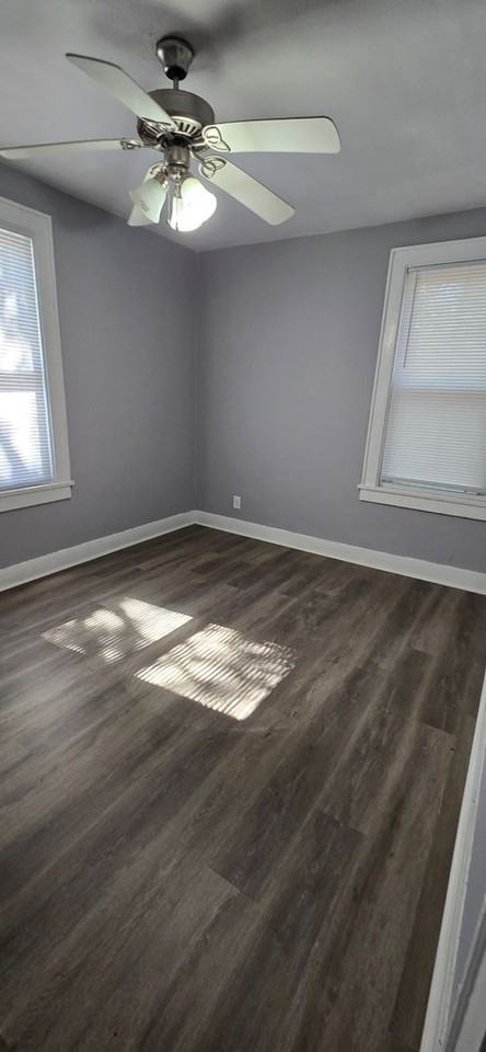 2620 Woodlawn Ave - Photo 2 of 7