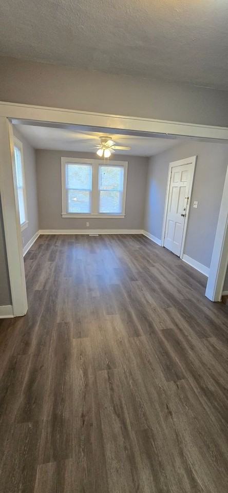 2620 Woodlawn Ave - Photo 5 of 7