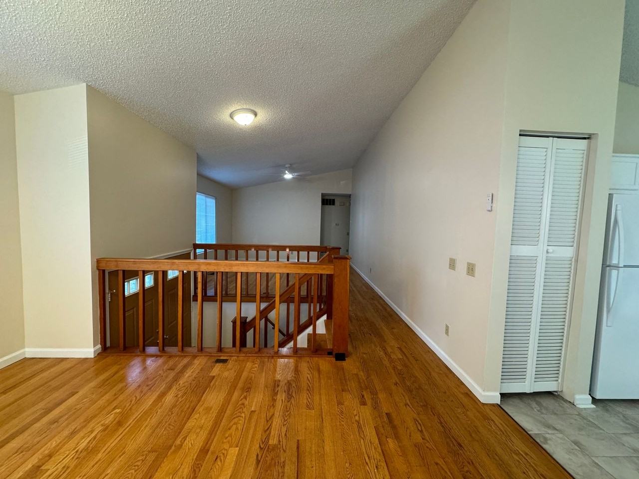 566 Viewmont Ct - Photo 4 of 19