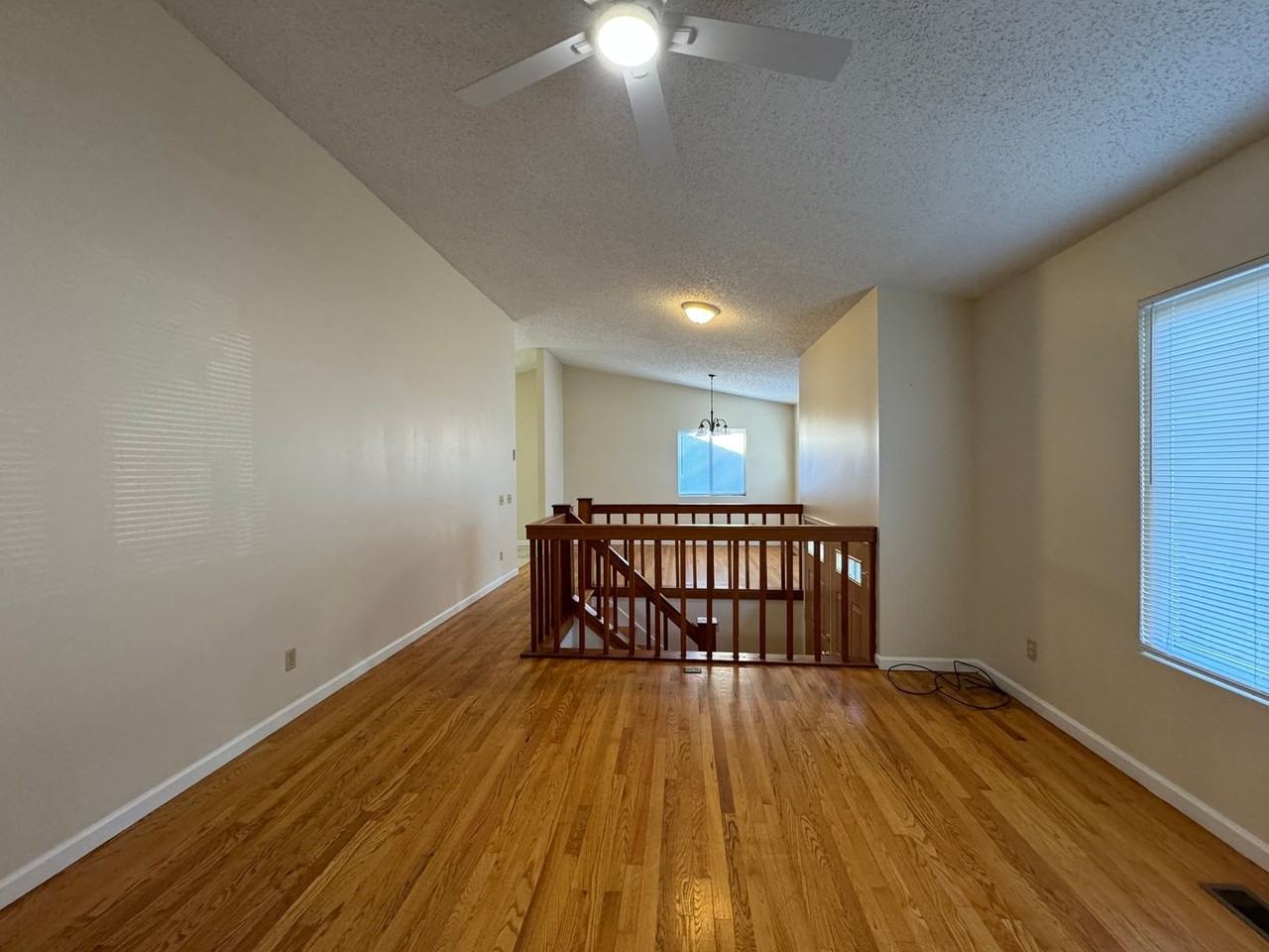 566 Viewmont Ct - Photo 5 of 19