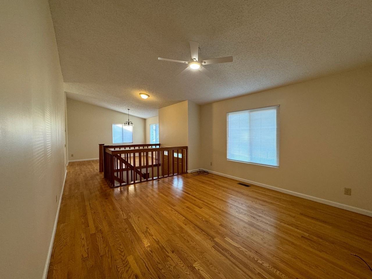 566 Viewmont Ct - Photo 6 of 19