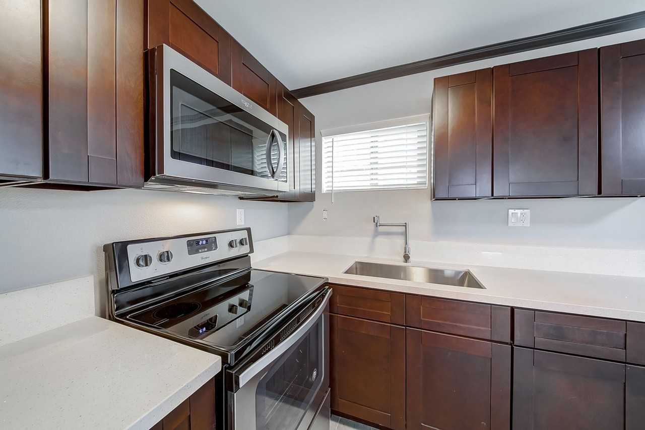 119 S 15th St - Photo 4 of 13