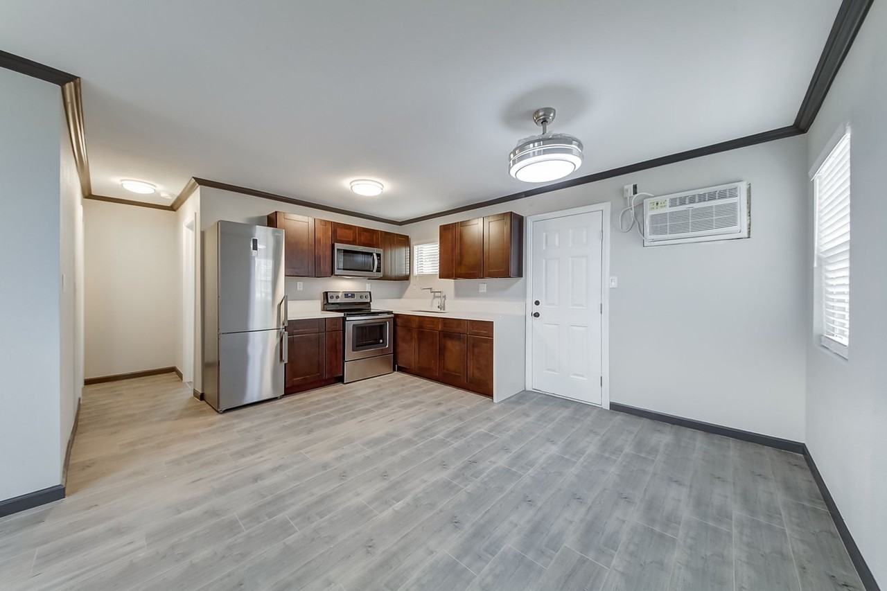 119 S 15th St - Photo 6 of 13